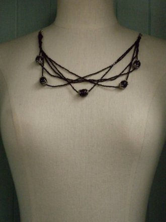 Beaded Neck Display- Jet Black EM176 BK