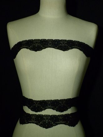 Black Floral Design Scalloped Lace Trim