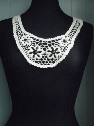 Cotton Flower Stoned Neck Piece- Cream/ Black EM167 CRM