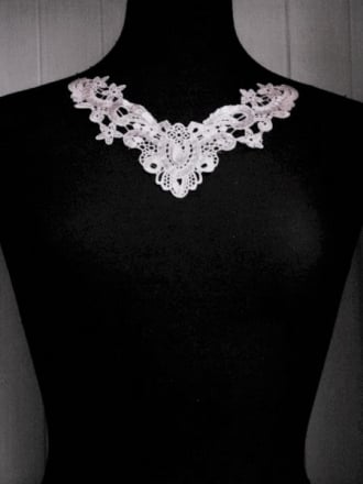 Gem Neck Appliqué- White EM31 WHT